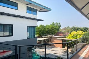 Balkón nebo terasa v ubytování BKL Pool Villa Pattaya