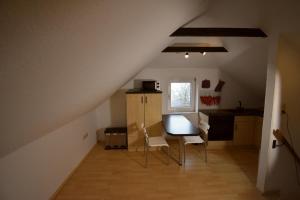 Nhà bếp/bếp nhỏ tại Ferienwohnung Windhund