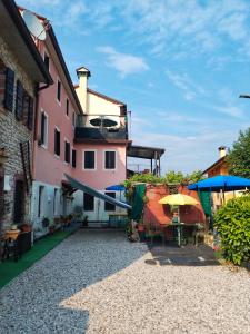 Budova, v ktorej sa ubytovanie bed & breakfast nachádza + 37 fotografií