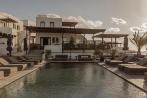 A piscina localizada em ananea Mykonos - Adults Only ou nos arredores