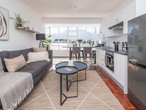 Η κουζίνα ή μικρή κουζίνα στο Atticus Self Catering Accommodation +17 φωτογραφίες