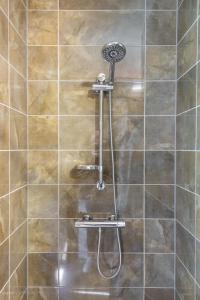 Ένα μπάνιο στο Amber Stone Monciskes