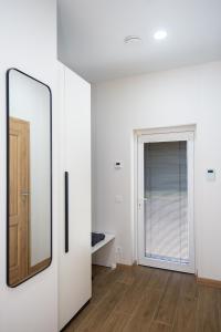 Ένα μπάνιο στο Amber Stone Monciskes