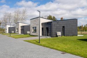 Το κτήριο όπου στεγάζεται  η παραθεριστική κατοικία