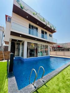 Πισίνα στο ή κοντά στο Discovery Villa