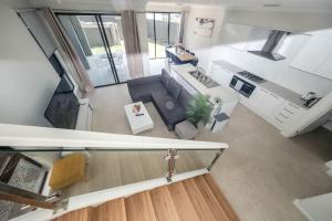 O bucătărie sau chicinetă la Brand new 5 bedroom house close to Rouse hill