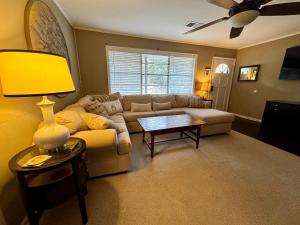 Galería fotográfica de Old town Bluffton Charm, BEST LOCATION Calhoun St. en Bluffton