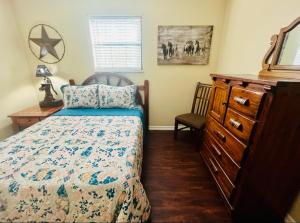 Φωτογραφία από το άλμπουμ του Smoky Mountain Cabin with HOTTUB σε Seymour