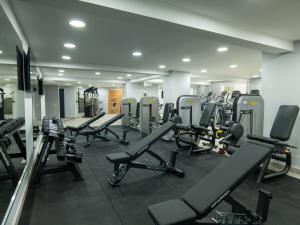 Fitness centrum a/nebo fitness zařízení v ubytování Hotel LA PALOMA