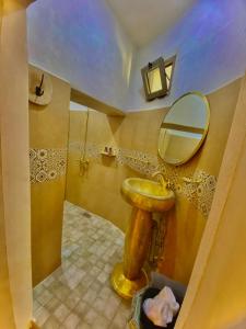 Koupelna v ubytování Riad Oum h&N B&B