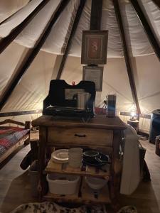Ένα ή περισσότερα κρεβάτια σε δωμάτιο στο Hope Acres Glampground
