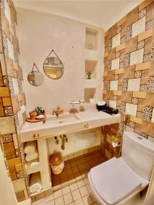 Koupelna v ubytování Riad Oum h&N B&B