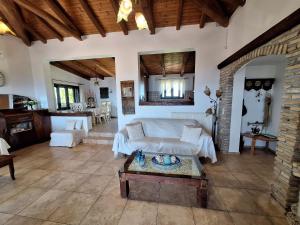 Ruang duduk di Villa Anna- A Slice of Heaven.