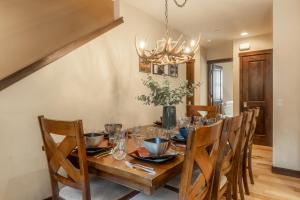 Gallery image of Mountainside 14 in Mammoth Lakes