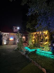 A garden outside Nehir Bungalows