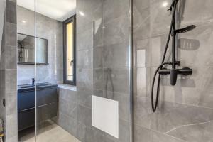 Bilik mandi di La Cosy - chambre en colocation