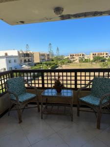 Balkoni atau teres di شاليه مارينا 4 الساحل الشمالي +4 gambar