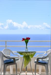 Φωτογραφία από το άλμπουμ του The rising sun-Stylish Sea View Apartment στην Μπούντβα