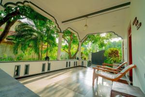 Κήπος έξω από το JOY Villa