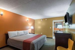 Postel nebo postele na pokoji v ubytování Motel 6 Sherman, TX