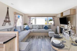 TV a/nebo společenská místnost v ubytování Seton Sands 69 St Andrews Wifi Parking
