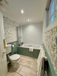 Koupelna v ubytování Scourie Hotel