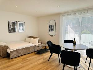 Postel nebo postele na pokoji v ubytování Bonnystay Lörrach l Balcony l Center l Design