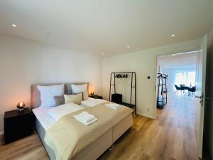 Postel nebo postele na pokoji v ubytování Bonnystay Lörrach l Balcony l Center l Design