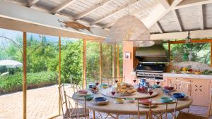 Billede fra billedgalleriet på VILLA CORALLINA 12, Emma Villas i Marina di Bibbona