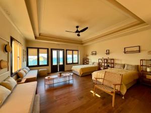 Khu vực ghế ngồi tại Ploes Coastal Apartments +36 ảnh