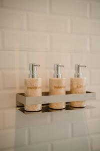 Fotografie z fotogalerie ubytování 9 mins to Canggu Beach, 4 Bed Pool Villa v destinaci Pererenan