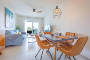 Posezení v ubytování FINALBIR MIMAR- Vistas al mar-Sea view- parking + 21 fotografií