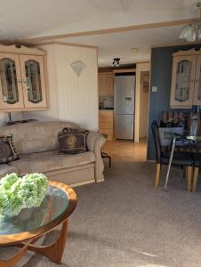 Η κουζίνα ή μικρή κουζίνα στο Aberystwyth holiday village walking distance to beach, town great outside space parking next to property