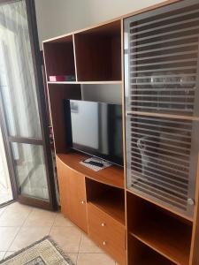 Μια τηλεόραση ή/και κέντρο ψυχαγωγίας στο Casa vacanze La Gioia