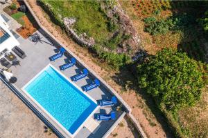 Bazén v ubytovaní Apartments Mialis alebo v jeho blízkosti