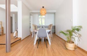 Fotografie z fotogalerie ubytování Les Pieds Dans L'Eau - Bel appartement - Vue mer v destinaci Cancale + 14 fotografií