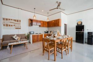 Kuchyň nebo kuchyňský kout v ubytování Villa Eve, 3 mins from La Brisa