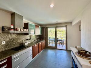 Η κουζίνα ή μικρή κουζίνα στο Altos de Marbella 2 Bedooms Duplex