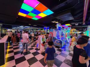 Gæster der bor på Golden Land + 101 billeder