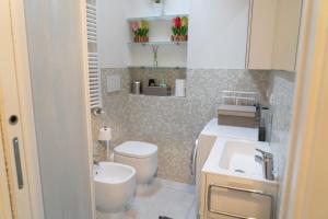 Bilik mandi di Casa Ottilia +16 gambar