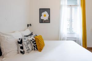 Katil atau katil-katil dalam bilik di Bright Central Studio Evry- 20 min from Paris