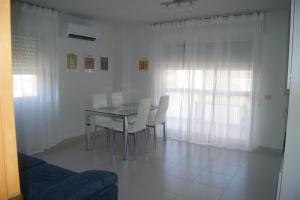 Część wypoczynkowa w obiekcie Apartamentos Irta Playa