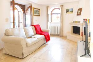 Et tv og/eller underholdning på Villa Trulli Carolina by Villa Plus