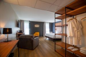 Postel nebo postele na pokoji v ubytování Best Western Côte des Sables Plouescat