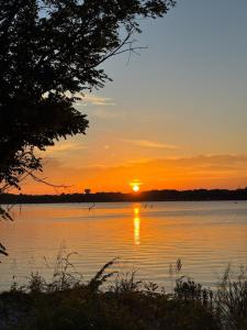 Φωτογραφία από το άλμπουμ του 3 Bedroom house Near the Lake σε Rowlett