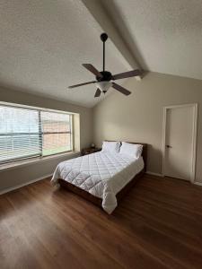 Φωτογραφία από το άλμπουμ του 3 Bedroom house Near the Lake σε Rowlett