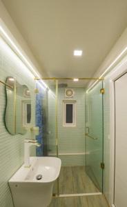 Bilik mandi di Royal Boathouse +46 gambar