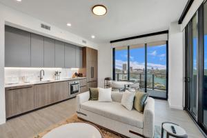 Η κουζίνα ή μικρή κουζίνα στο 72 Park by Nomada Residences