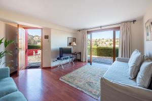 Televízia a/alebo spoločenská miestnosť v ubytovaní Luxury Country & Rural Villa Santa Brigida Las Palmas