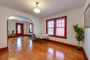 صورة لـ Walk to Cornell University Charming Duplex! في إيثاكا